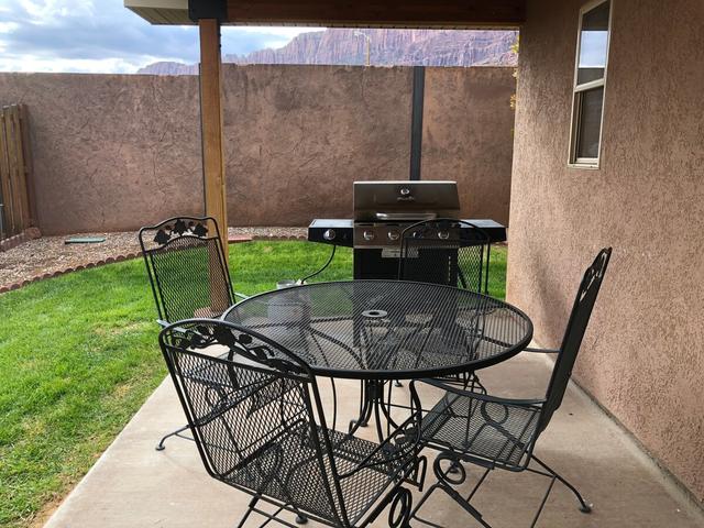 Moab Horsethief House - 3B/2.5B - Garage - Pool - Photo 21