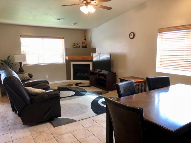 Moab Horsethief House - 3B/2.5B - Garage - Pool - Photo 28