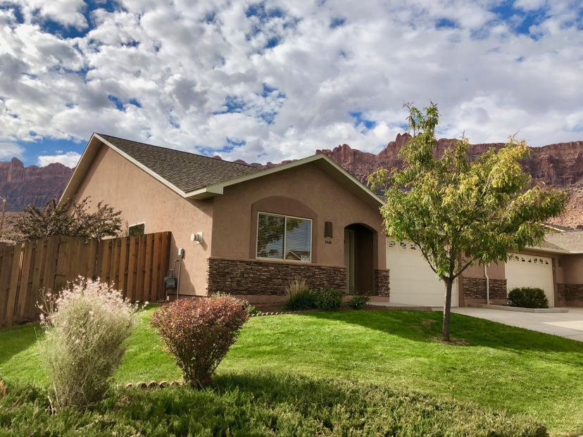 Moab Horsethief House - 3B/2.5B - Garage - Pool accommodation in Moab