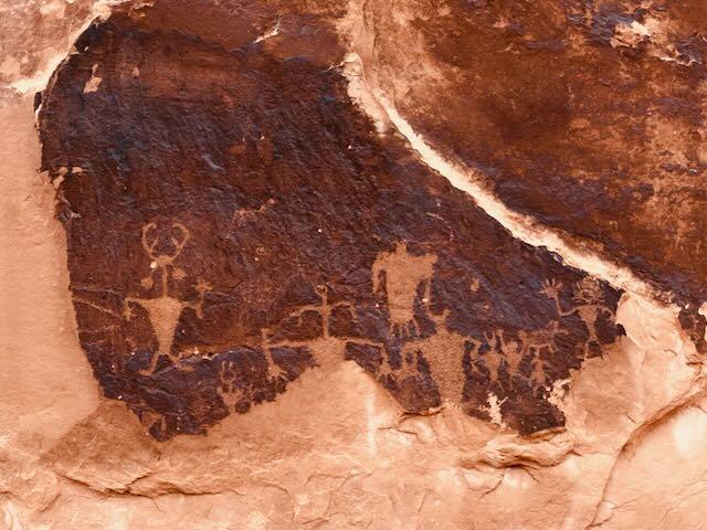 Unique roadside attractions and scenic stops in Moab