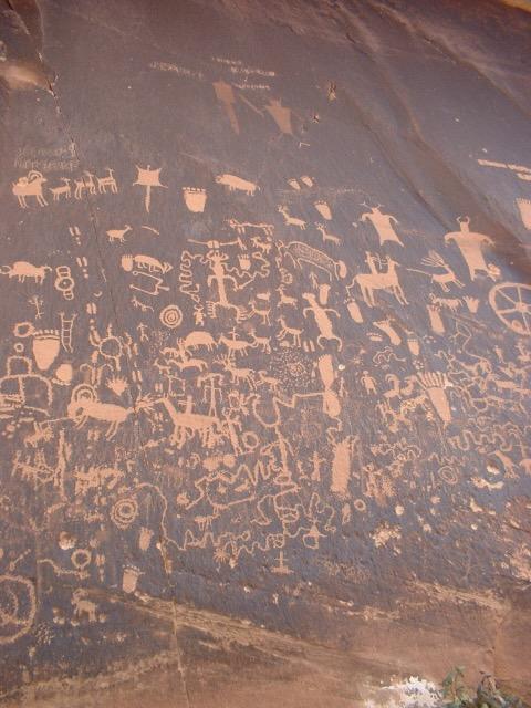 Newspaper Rock - Photo 4